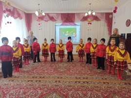 Фольклорный праздник «Казачий разгуляй» Фольклорный праздник «Казачий разгуляй».